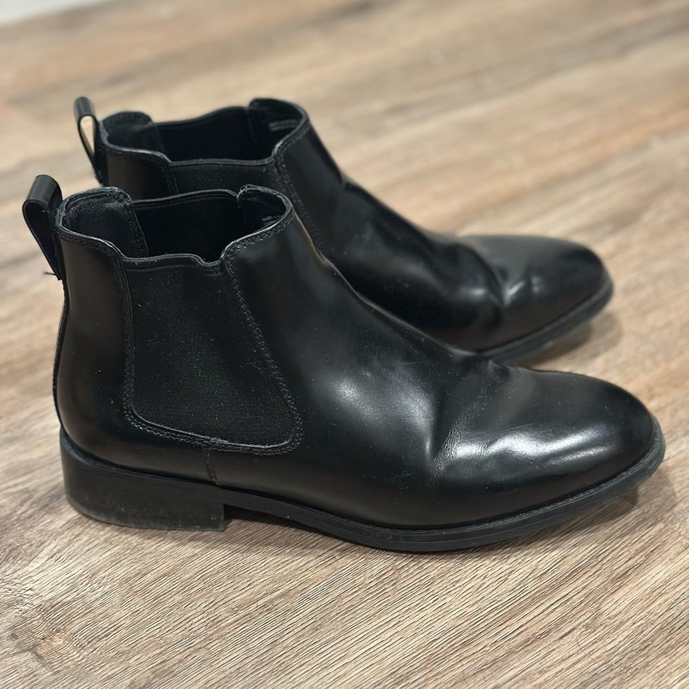 Clarks Women’s Black Chelsea Boots